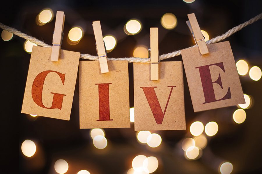 5 ways to give back to your community this holiday season